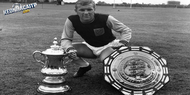Bobby Moore - nỗi sợ của mọi hàng công