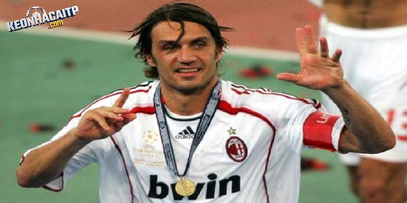 Paolo Maldini lọt top 10 hậu vệ hay nhất thế giới