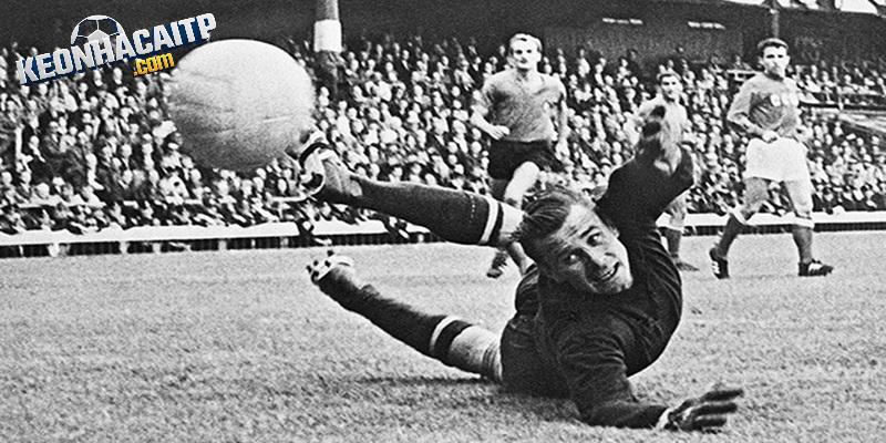 Lev Yashin là huyền thoại của vị trí khung gỗ